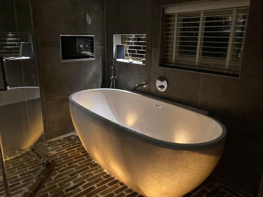 Voorsterstaete Former Barn, Including Jacuzzi Voorst Gem Voorst Екстер'єр фото